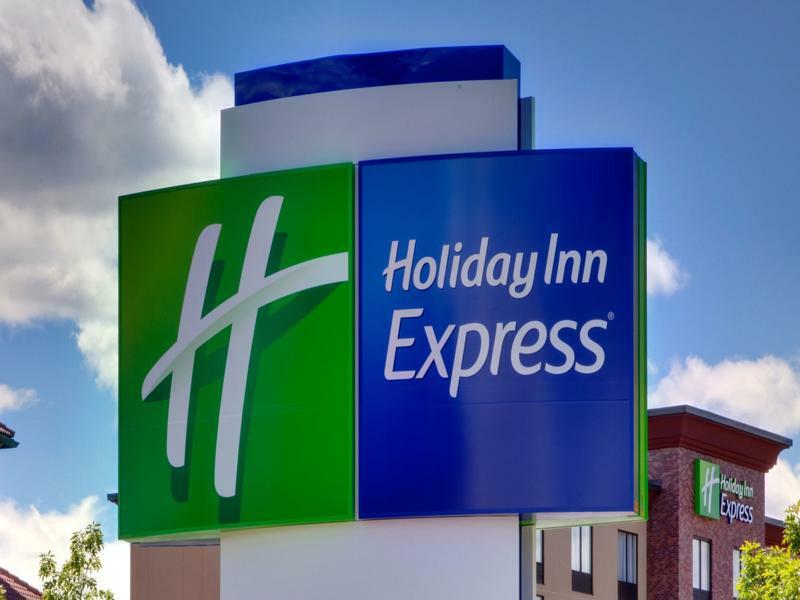 Holiday Inn Express Pratt By Ihg Exterior foto